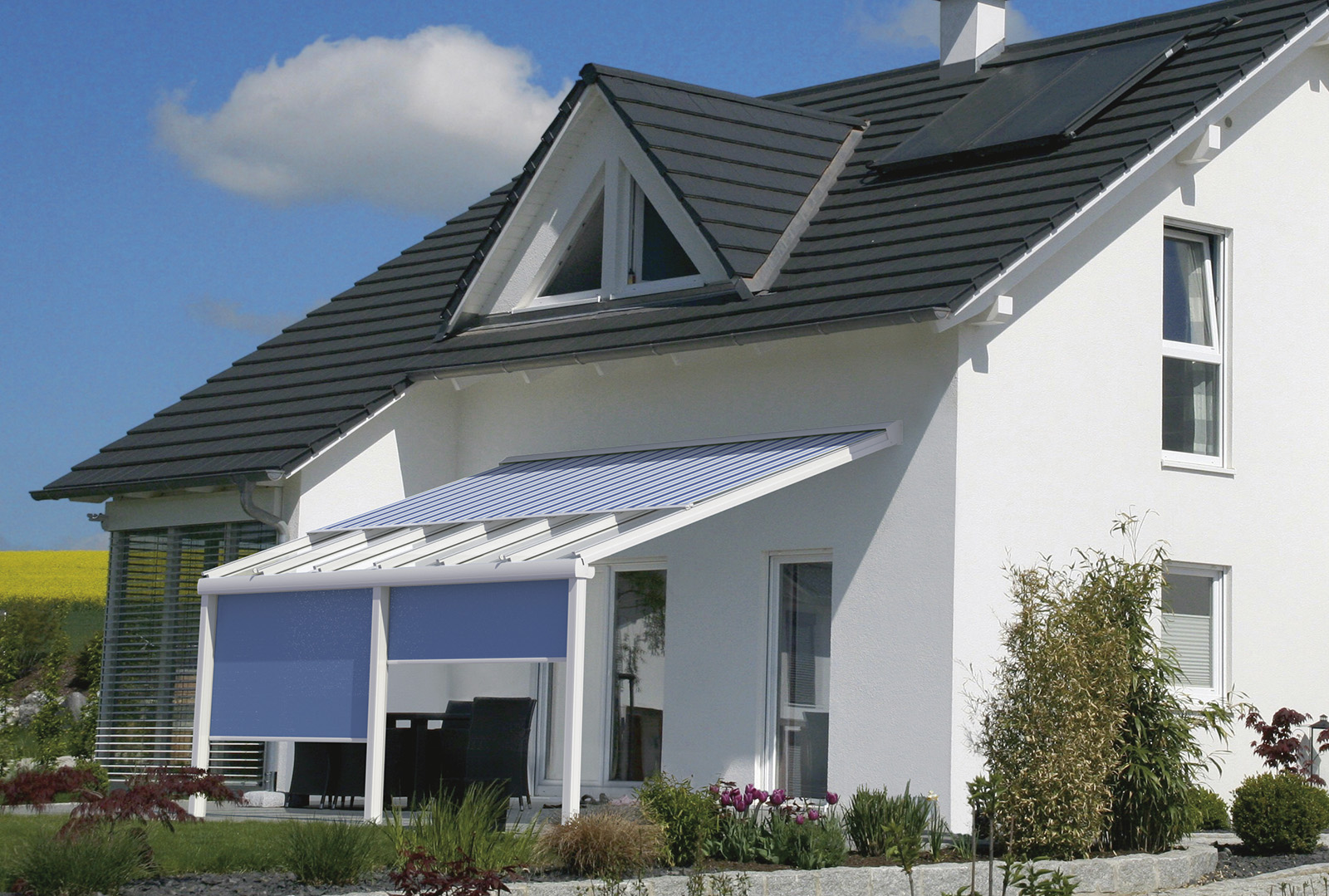 Glasdach mit integrierter Markise